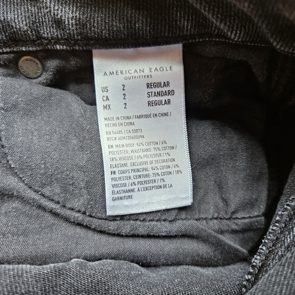 American Eagle Comfort Stretch Black Boyfriend Jeans Distressed Size 2 Regular - Picture 9 of 9